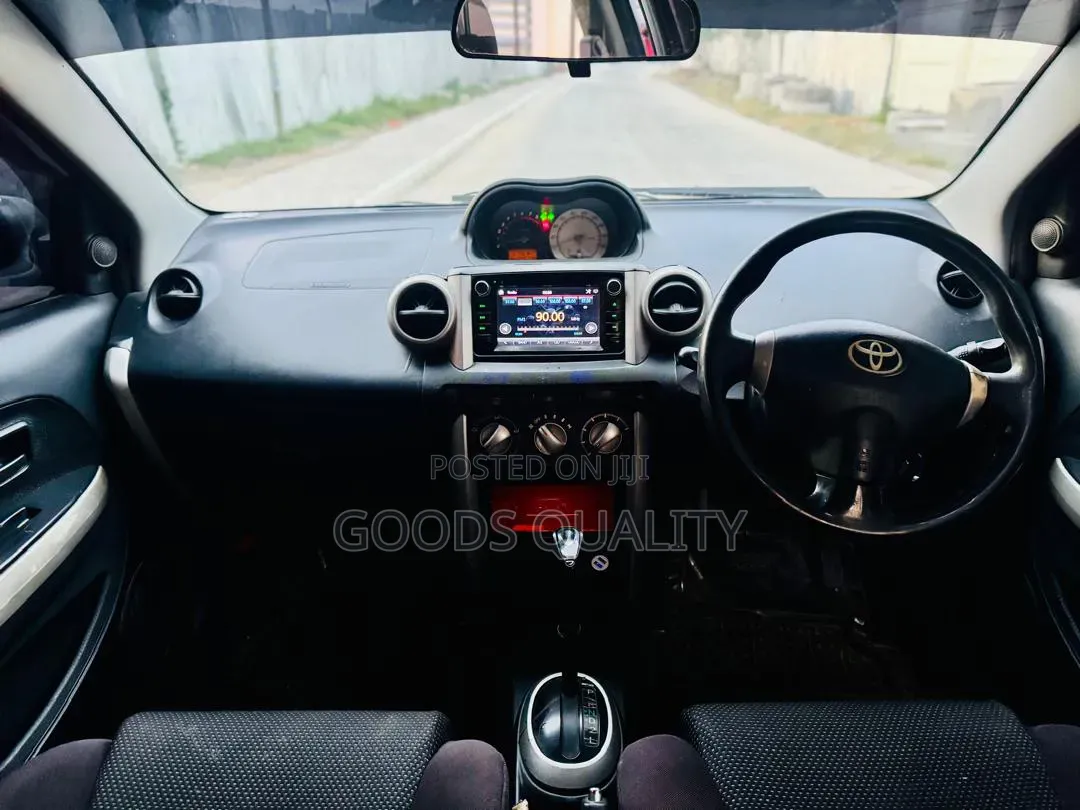 Toyota IST 2005 Silver