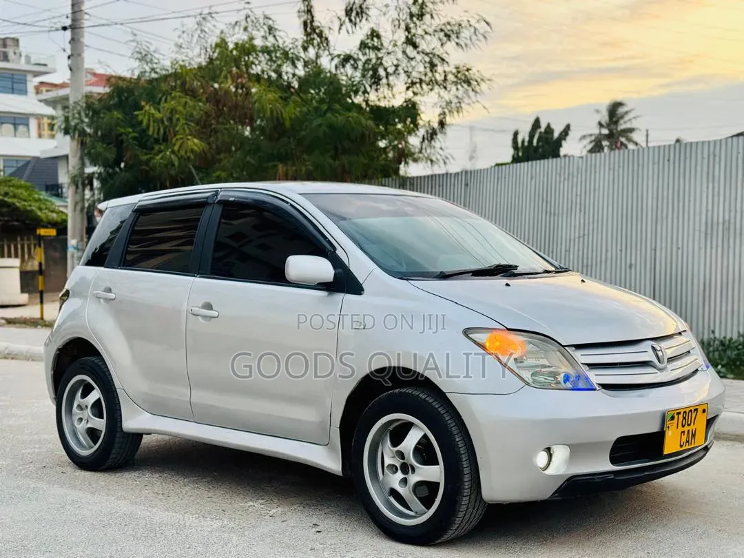 Toyota IST 2005 Silver