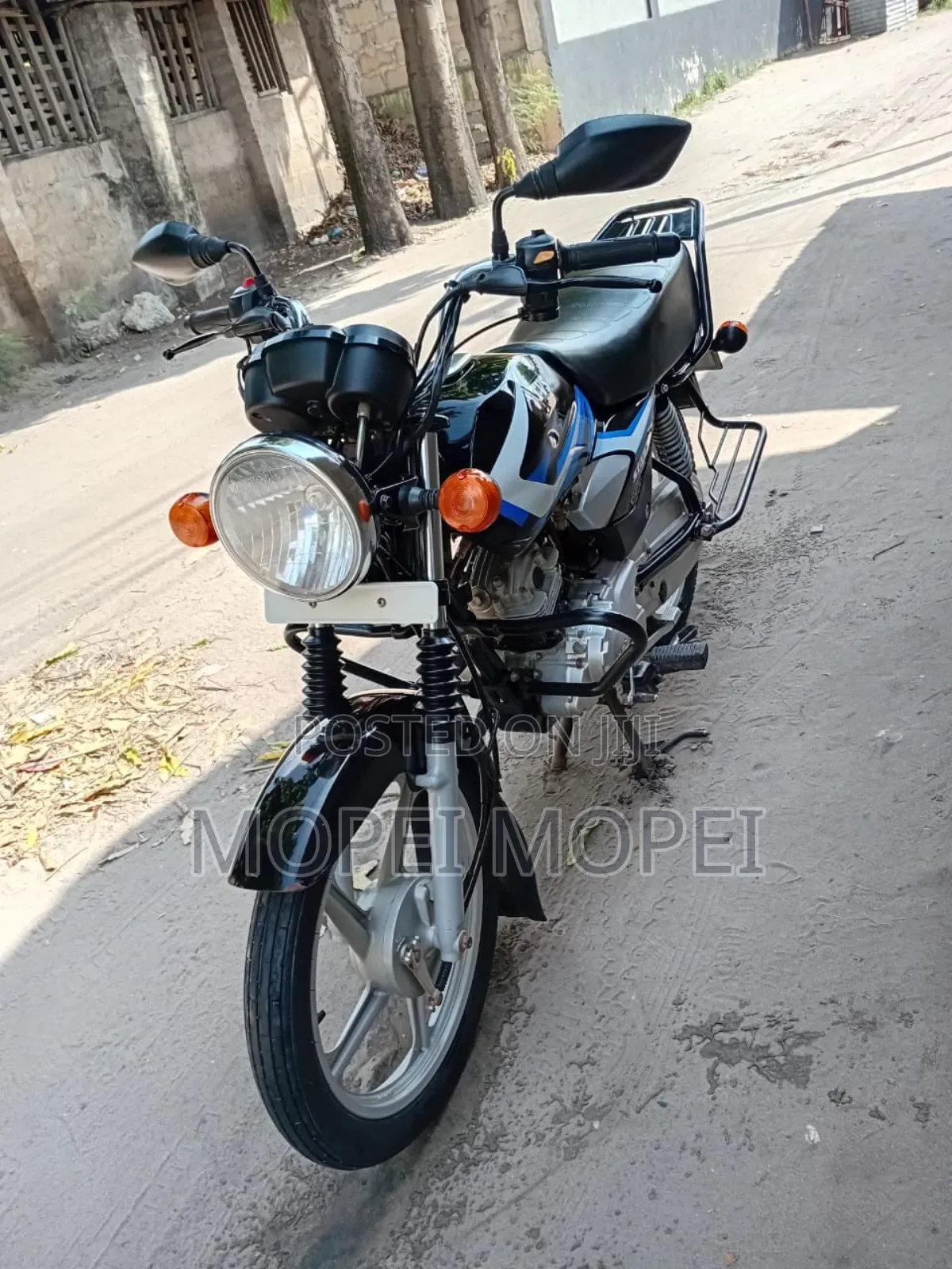 TVS HLX 125 2026 Black