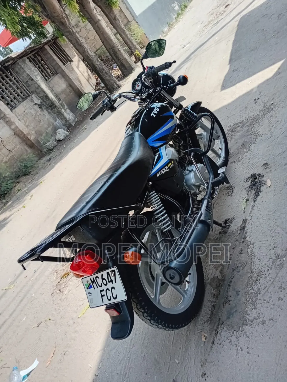 TVS HLX 125 2026 Black