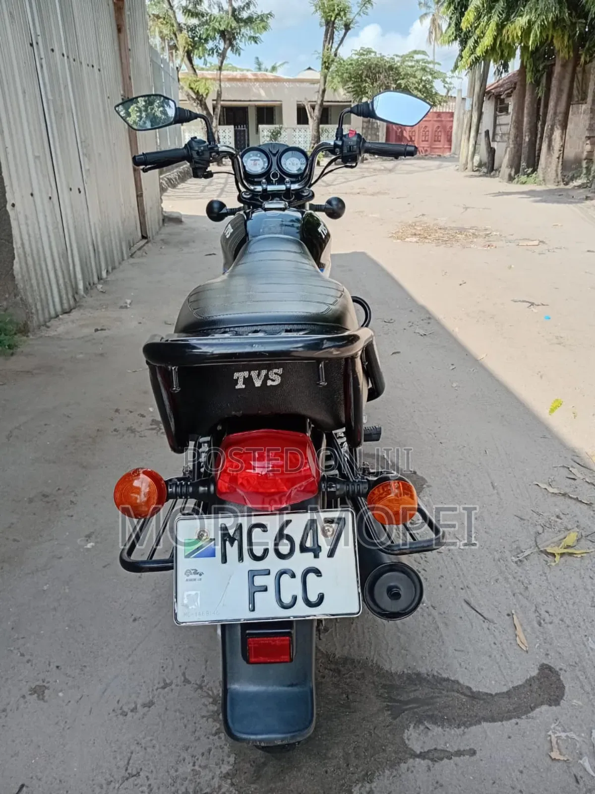 TVS HLX 125 2026 Black