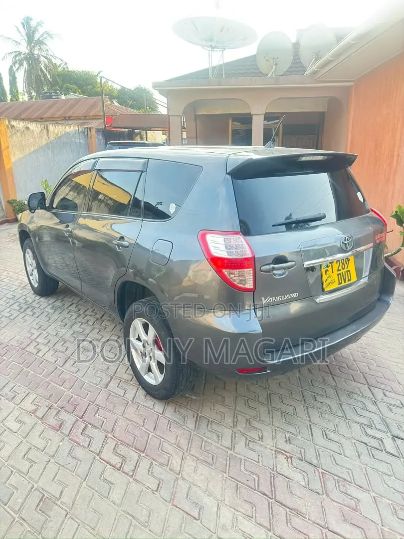 Toyota Vanguard 2008 Gray