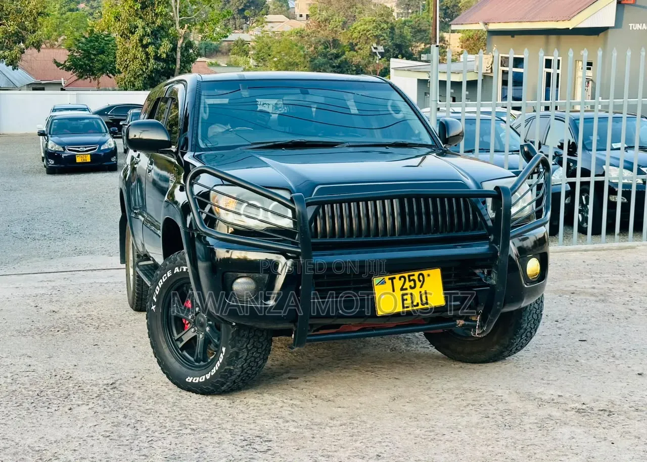 Toyota Hilux Surf 2006 Black