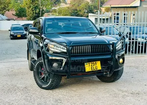 Toyota Hilux Surf 2006 Black