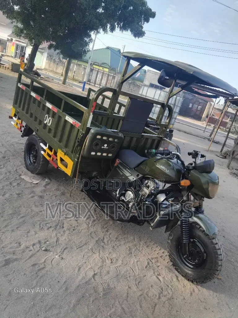 Motorcycle 2023 Green