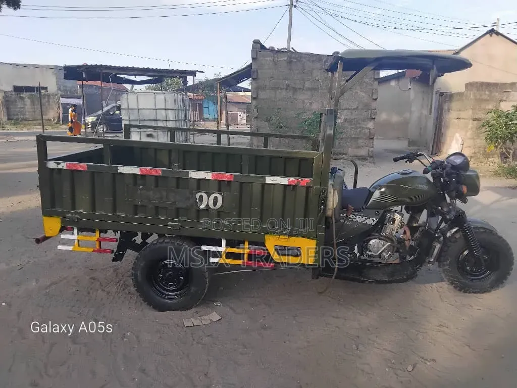 Motorcycle 2023 Green