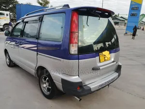 Toyota Noah 2001 Blue