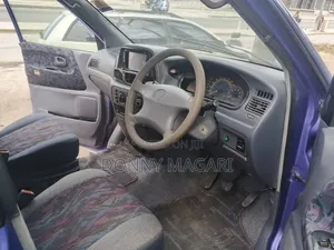 Toyota Noah 2001 Blue