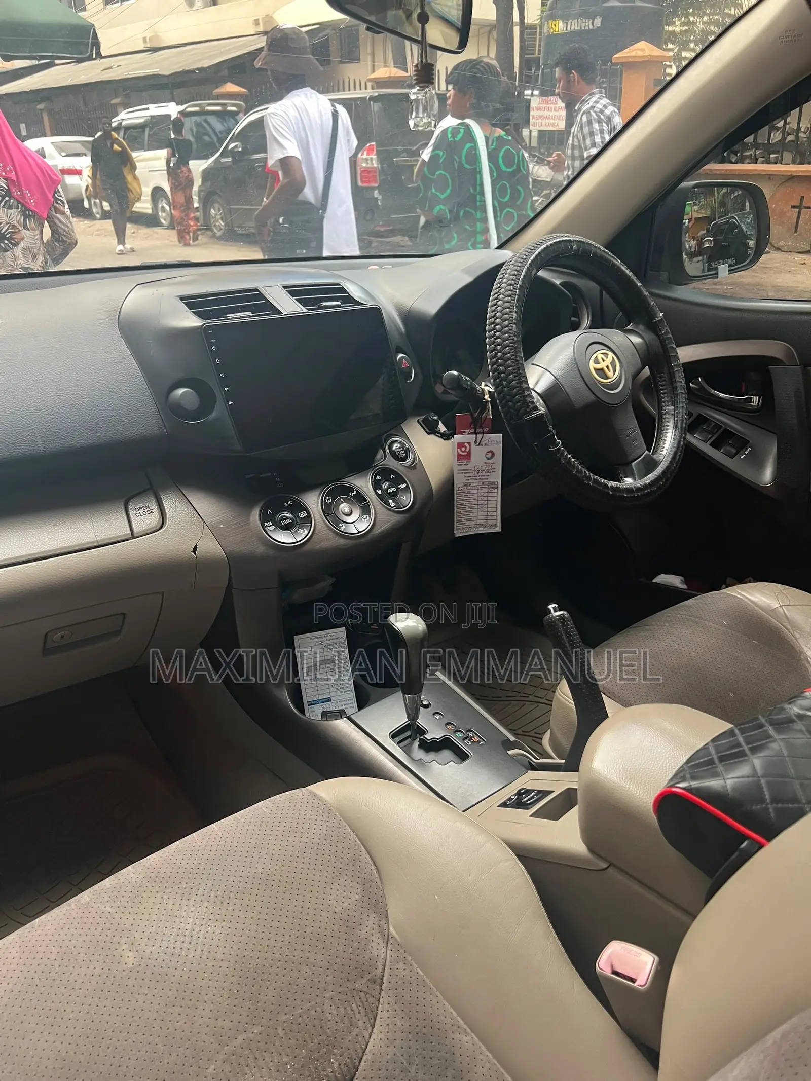 Toyota Vanguard 2011 White