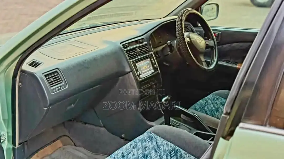 Toyota Carina 2001 Green
