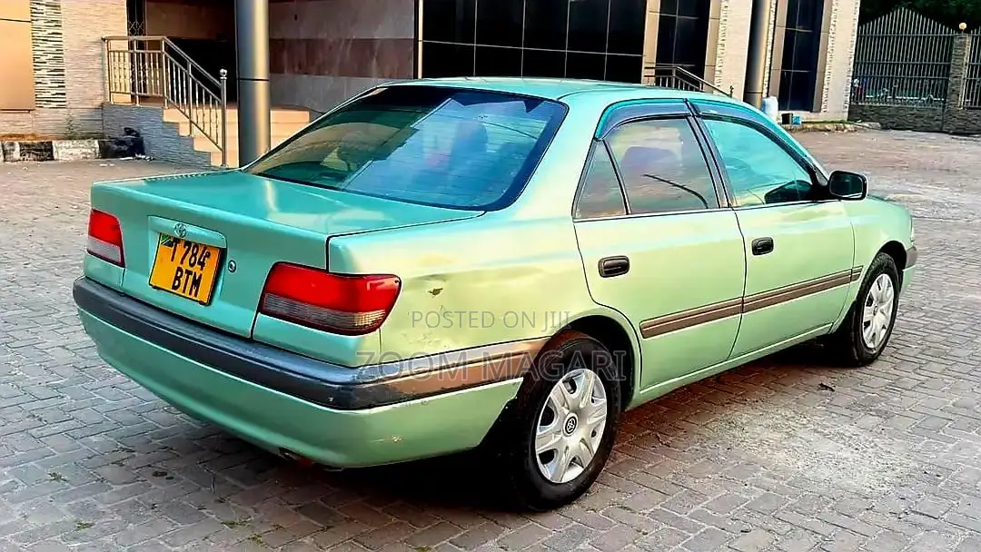 Toyota Carina 2001 Green