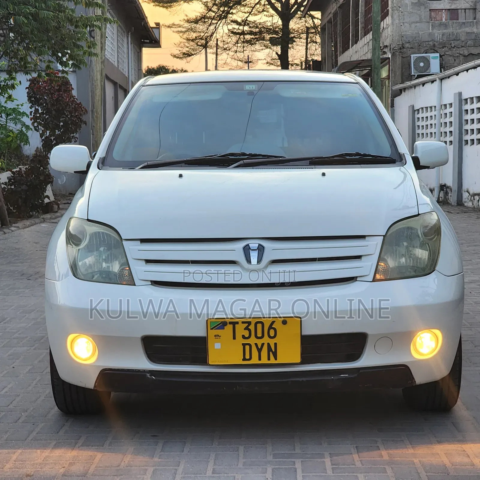 Toyota IST 2003 White