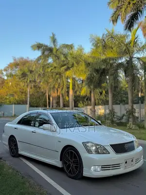 Toyota Crown Royale 2005 White