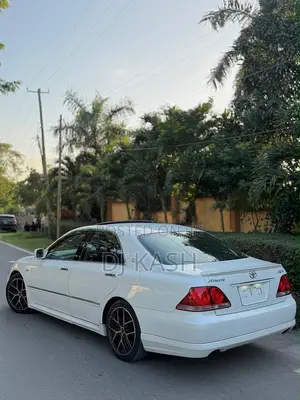 Toyota Crown Royale 2005 White