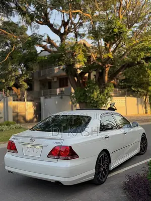 Toyota Crown Royale 2005 White