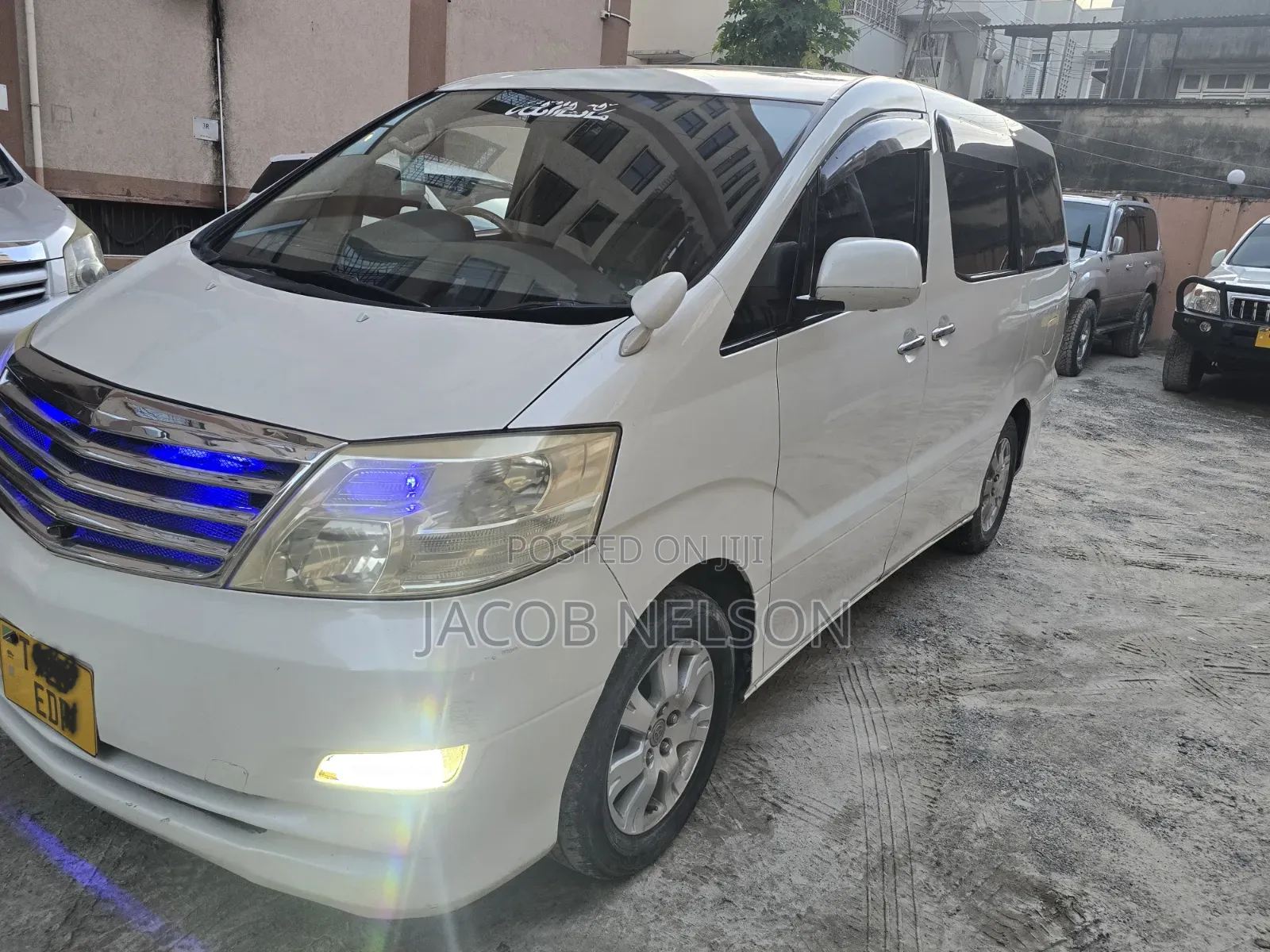 Toyota Alphard 2005 White