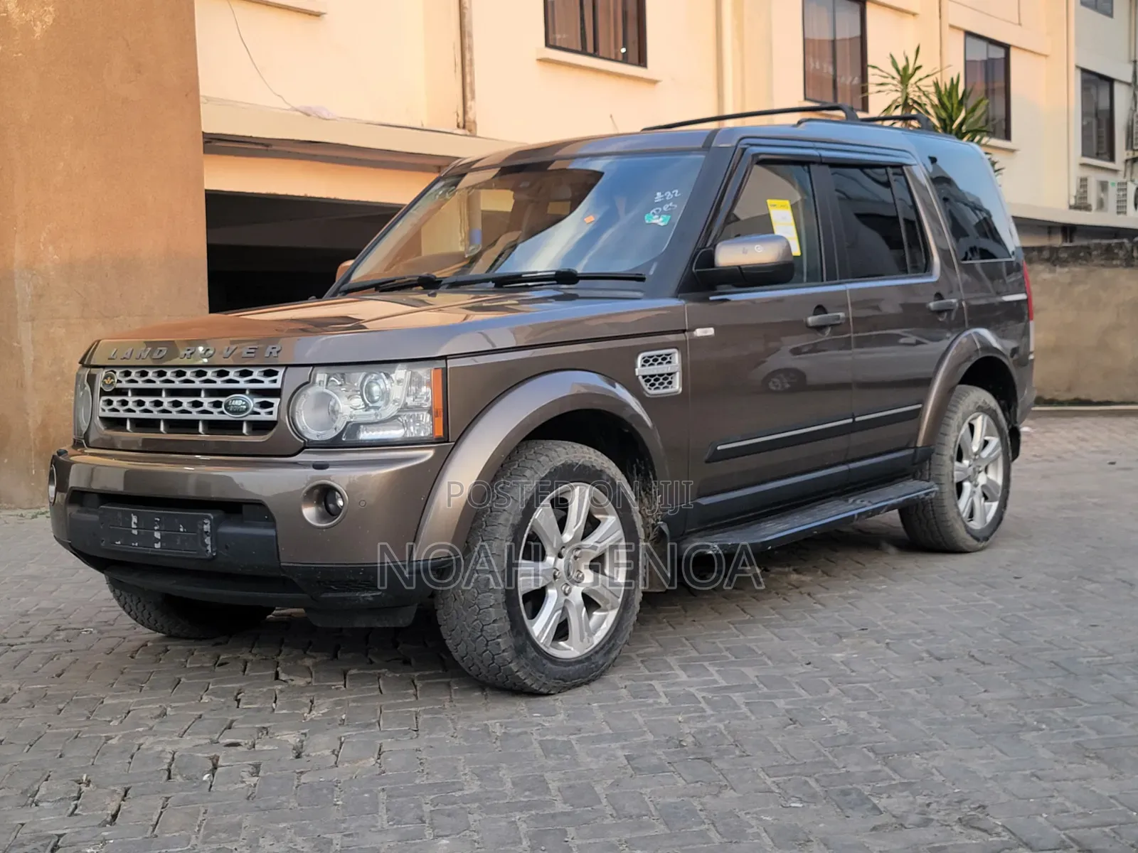 Land Rover Discovery 2013