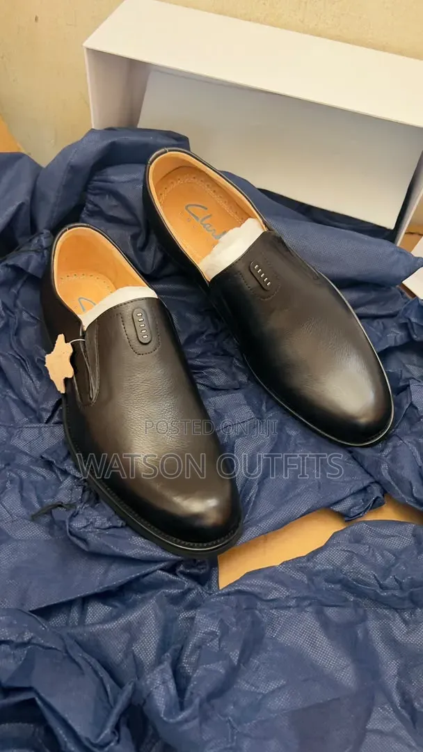 Men's Leather Shoes 2 Colours Materials Very Hot and Smart
