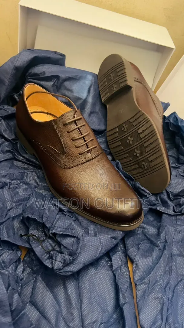 Men's Leather Shoes 2 Colours Materials Very Hot and Smart