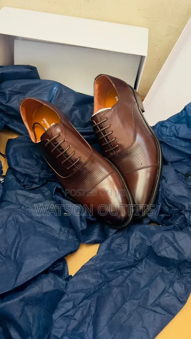 Men's Leather Shoes 2 Colours Materials Very Hot and Smart
