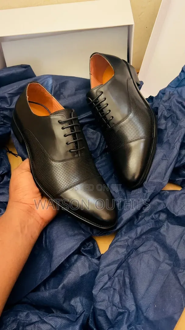 Men's Leather Shoes 2 Colours Materials Very Hot and Smart