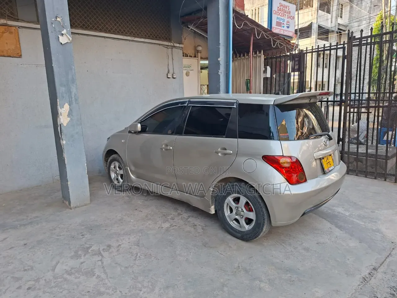 Toyota IST 2005 Gray
