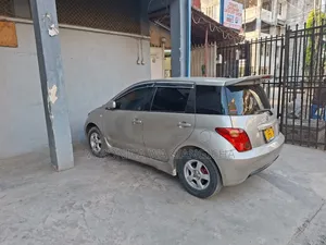 Toyota IST 2005 Gray