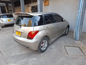 Toyota IST 2005 Gray