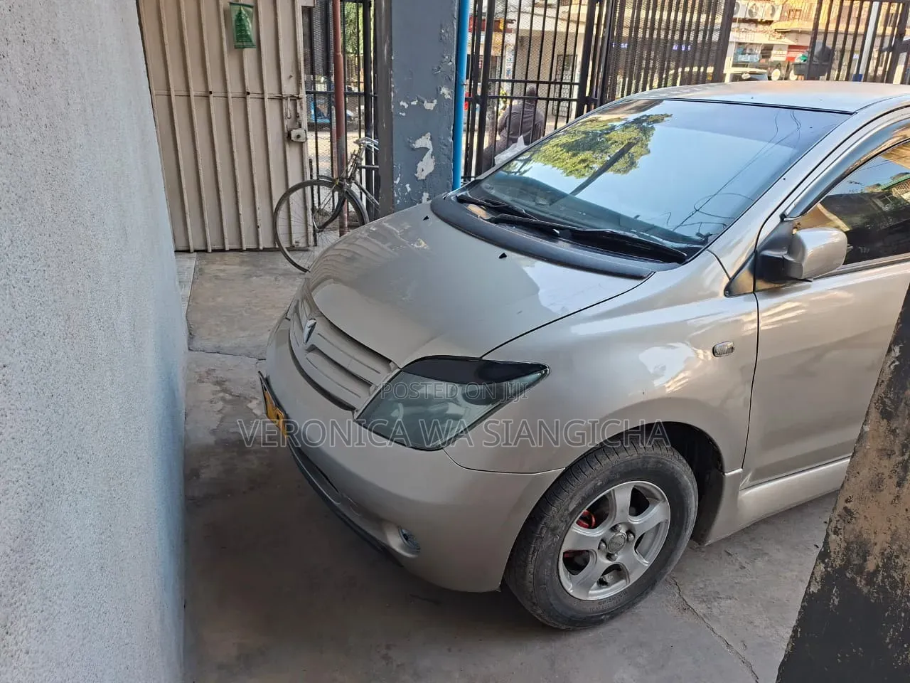 Toyota IST 2005 Gray