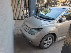 Toyota IST 2005 Gray