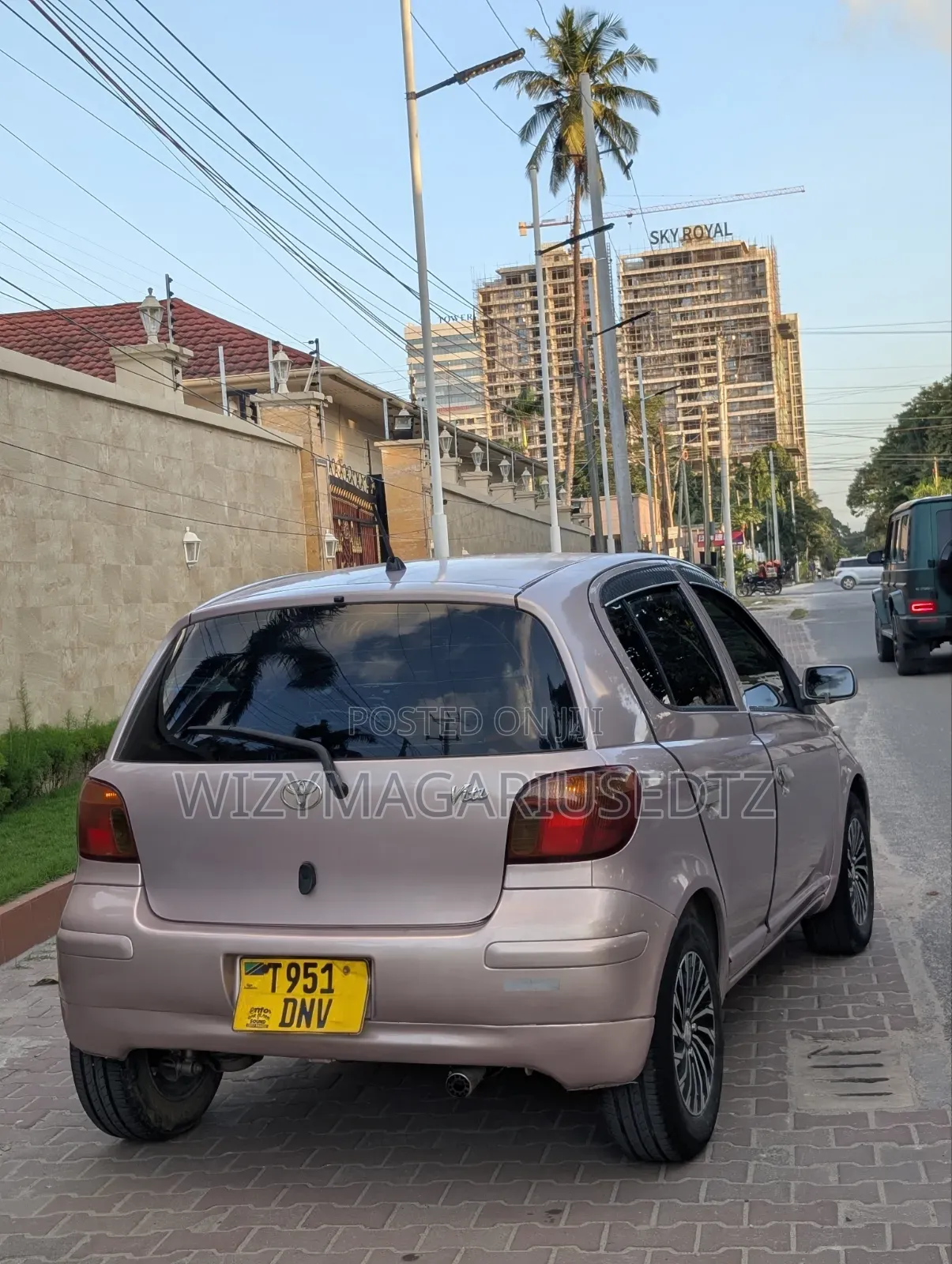 Toyota Vitz 2004 Silver