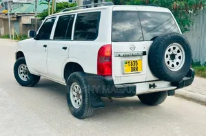 Nissan Patrol 2006 White
