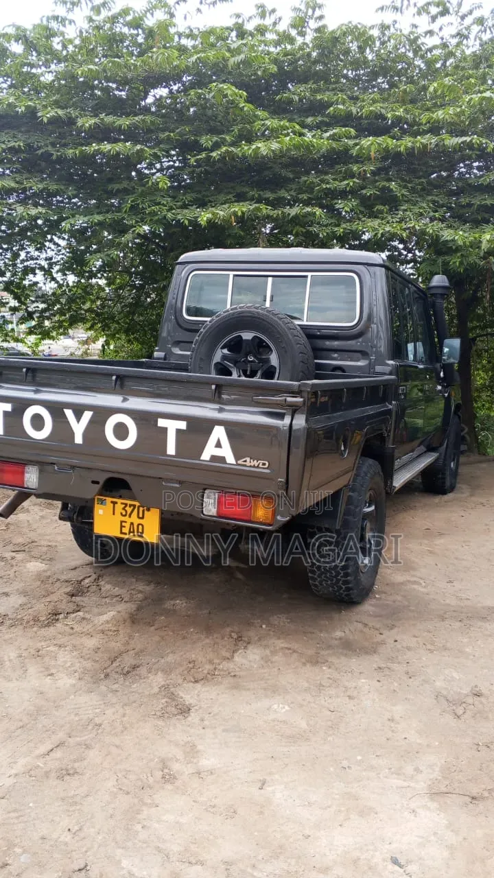 Toyota Land Cruiser 2022 Ivory