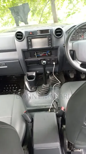 Toyota Land Cruiser 2022 Ivory