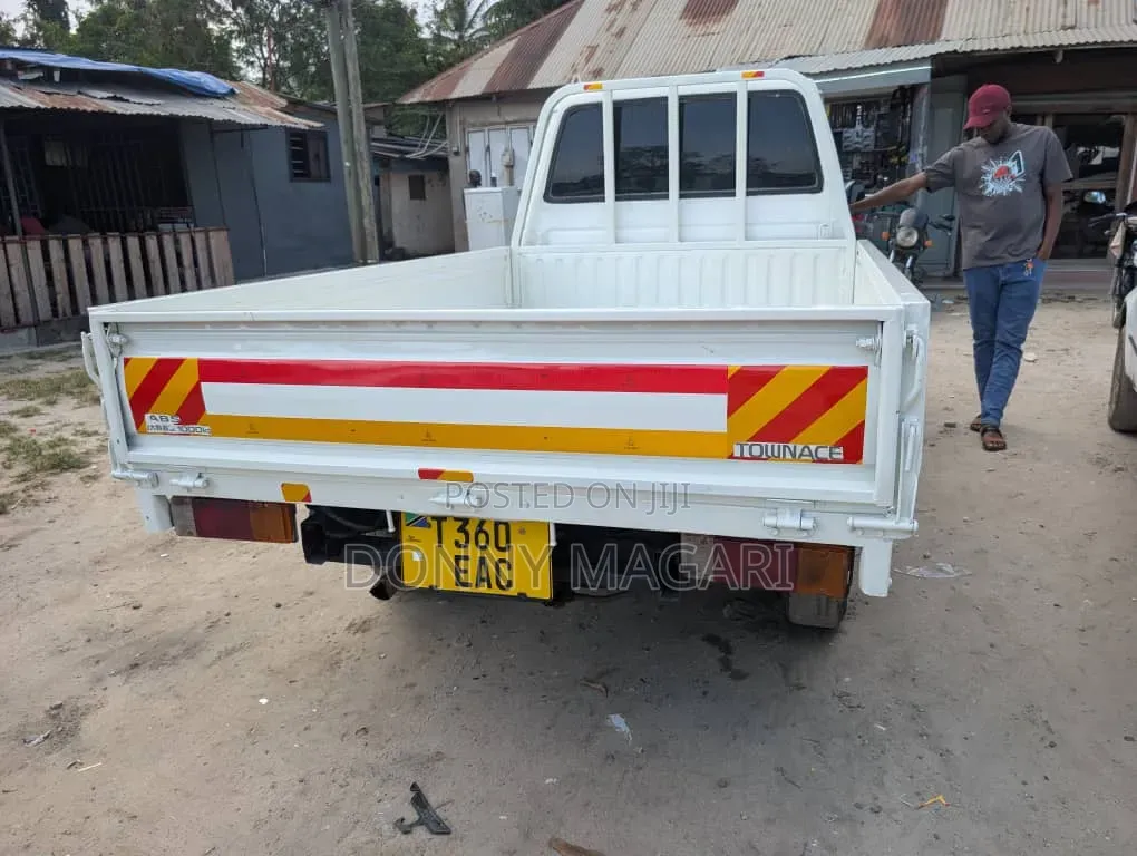 Toyota Townace 2018 White