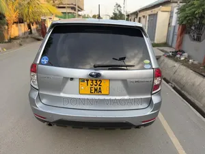 Subaru Forester 2011 Silver