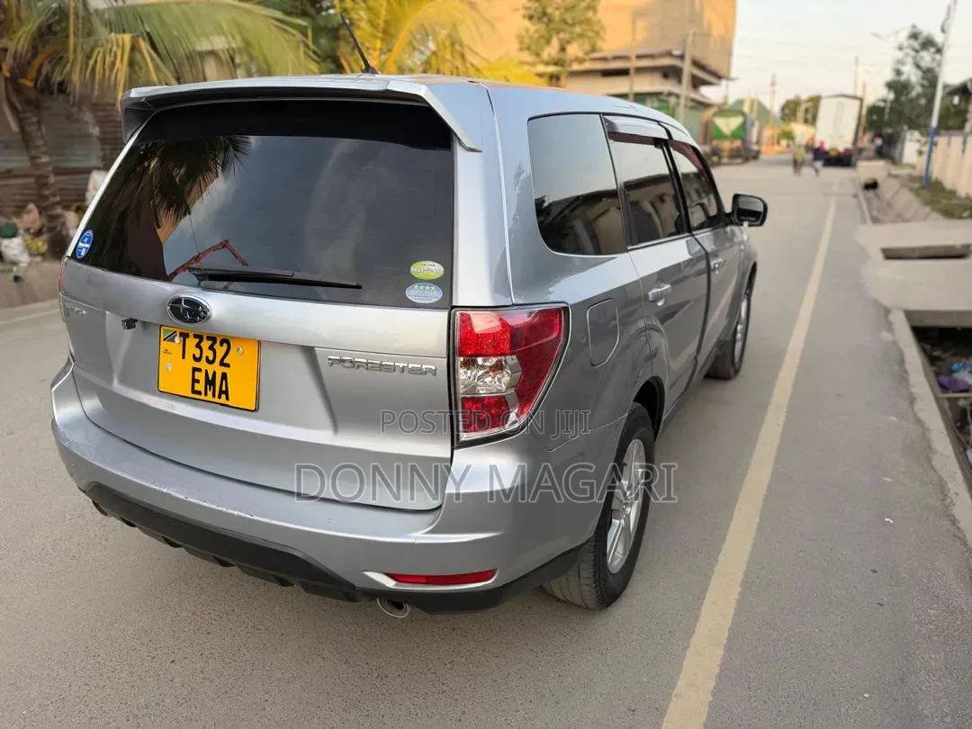Subaru Forester 2011 Silver