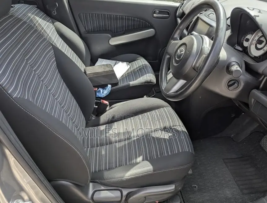 Mazda Demio 2009 Silver