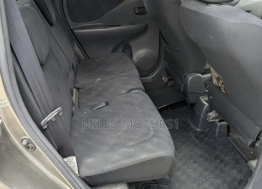 Toyota Ractis 2010 Gray