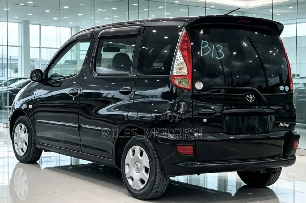 Toyota Fun Cargo 2005 Black