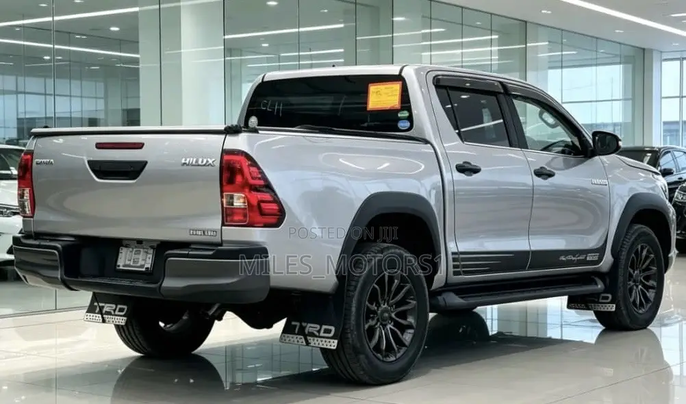 Toyota Hilux 2019 Silver
