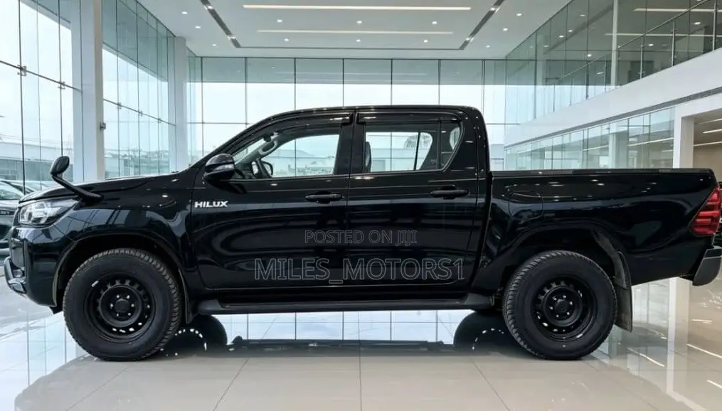 Toyota Hilux 2023 Black