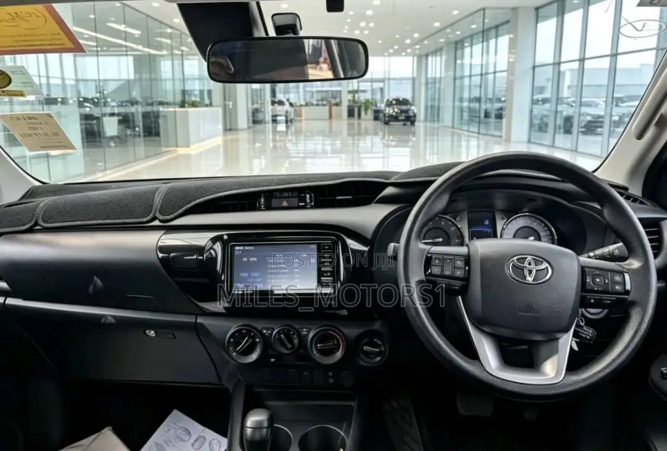 Toyota Hilux 2023 Black