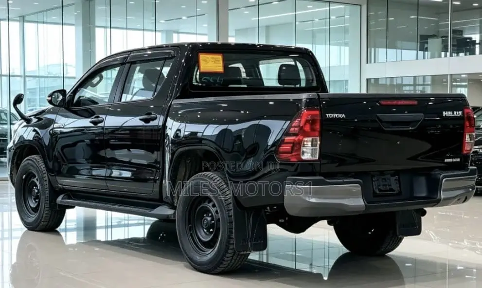 Toyota Hilux 2023 Black