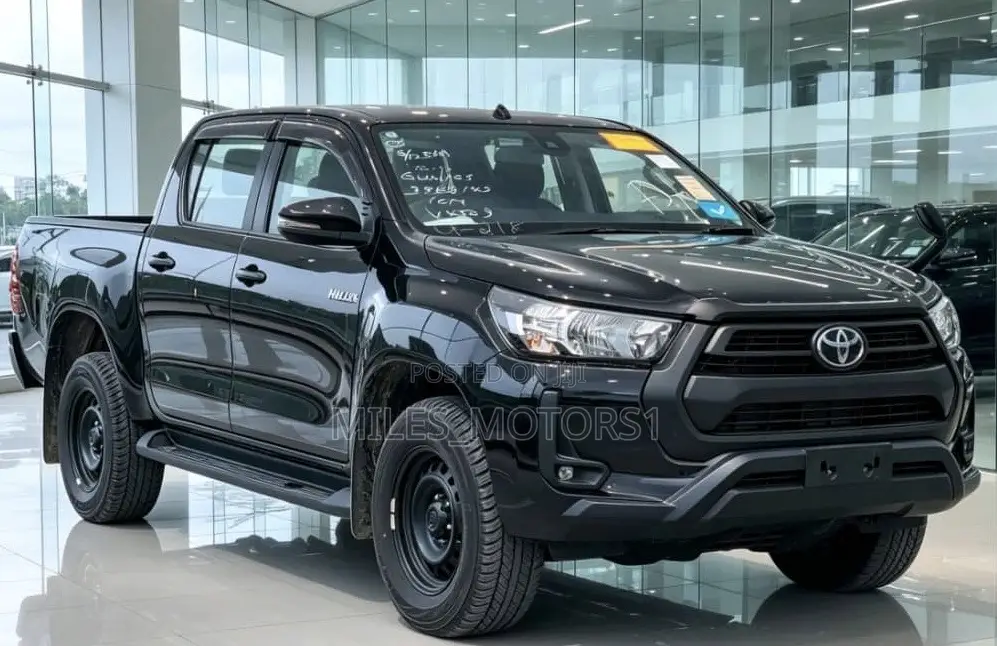 Toyota Hilux 2023 Black