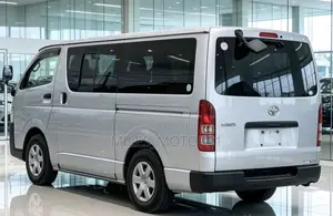 Toyota Quantum 2011 Silver