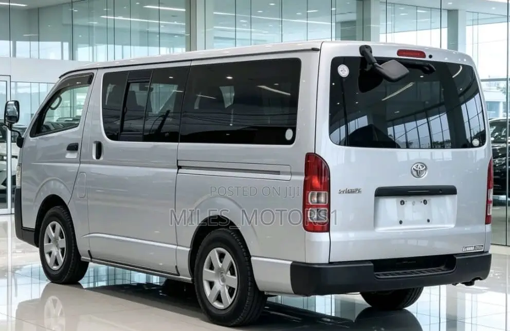 Toyota Quantum 2011 Silver