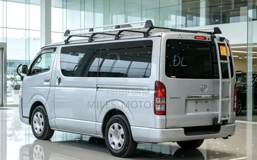 Toyota Quantum 2012 Silver