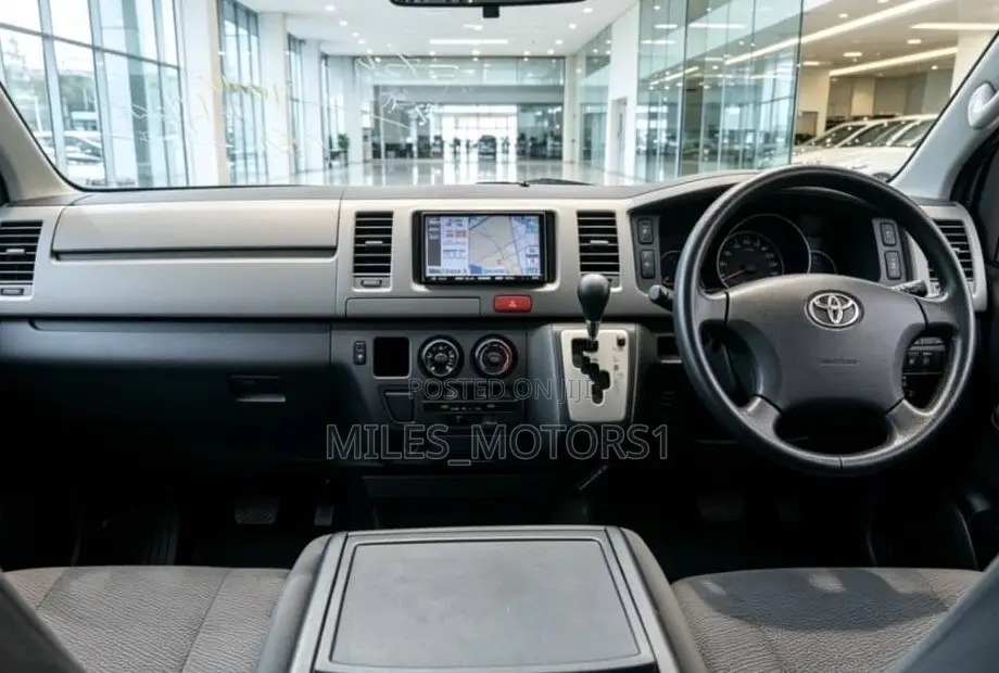Toyota Quantum 2012 Silver