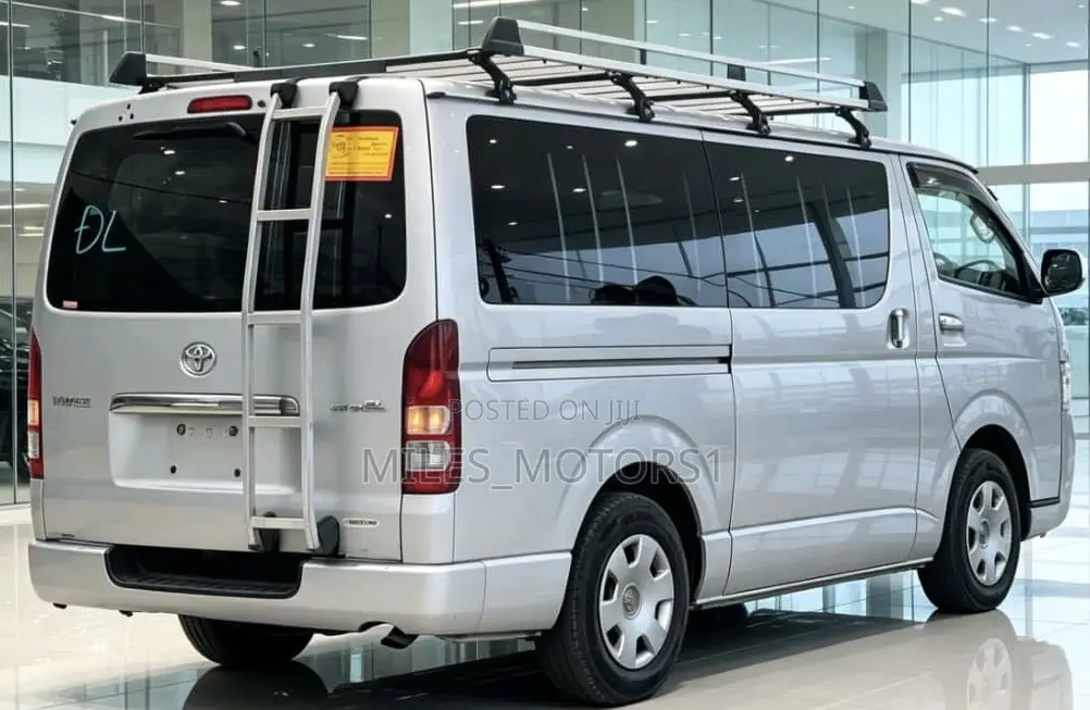 Toyota Quantum 2012 Silver